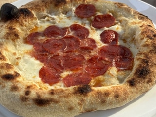 Піца папероні на вешковому соусі 