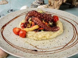 Восьминіг з трюфельним пюре та овочами Adriatic