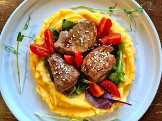 медальйони з картопляно-гарбузовим пюре