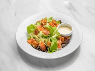 Ensalada Cesar de Salmon