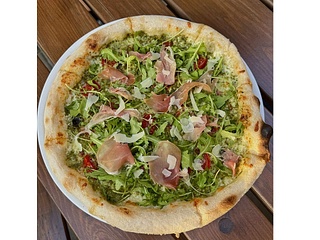 PIZZA AL PESTO DI RUCOLA