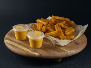 Double Anonimo fries s omáčkou 