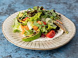 ENSALADA З СЛАБОСОЛЕНИМ ЛОСОСЕМ