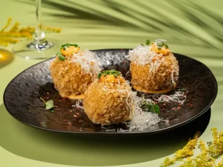 АРАНЧІНІ З ТЕЛЯЧОЮ ЩОКОЮ