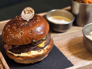 Tripl smash cheedeburger