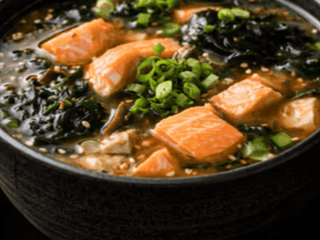 Miso polévka losos