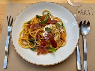 Букатіні з бурата в томатному соусі