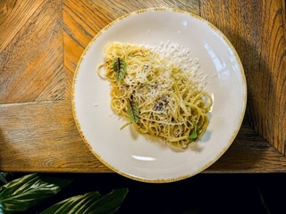 Спагеті з трюфельною пастою
