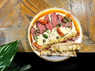 Вітело тонато з ростбіфом