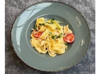 Паста з курячим філе