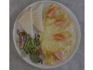 Сніданок омлет з сиром