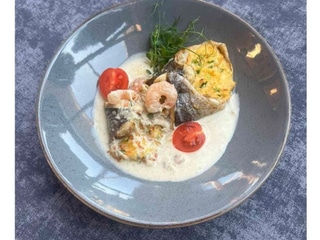 Філе дорадо під білим соусом