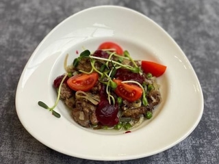 Печінка з овочами