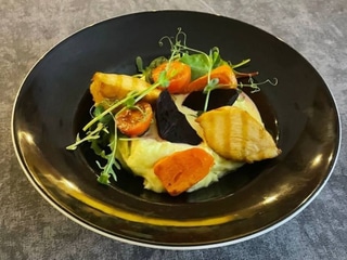 Куряче філе під сирним соусом