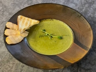 Крем суп з шпинату та броколі