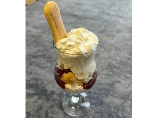 Десерт з грушею