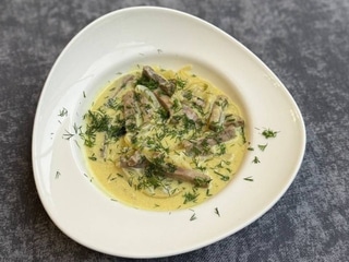 Язик в сметані