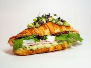 Croissant mortadella de bufallo