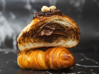 Croissant crema (čokoládovo-orechový)