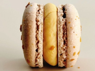 Macaron slaný karamel