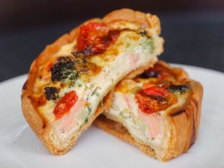 Quiche s lososom a brokolicou
