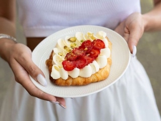 Flat croissant Jahoda-Vanilka