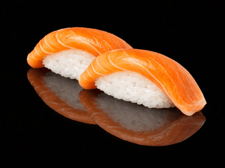 🔸SALMON NIGIRI