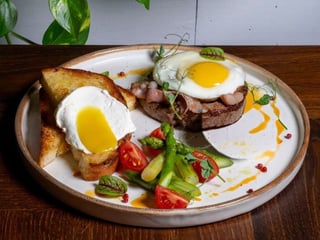 Біфштекс з аспарагусом