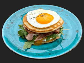 Pancake z Jajkiem i Boczkiem