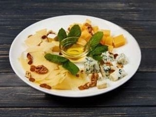 Сирне асорті