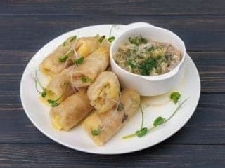 Голубці з м'ясом і грибною підливкою