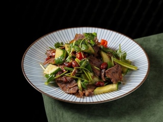 B6. Яловичина Лянбан в соусі