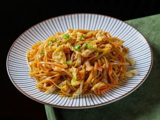 S7. Смажена локшина з яйцем