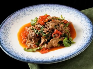 E3. Гостра смажена яловичина по-пекінськи