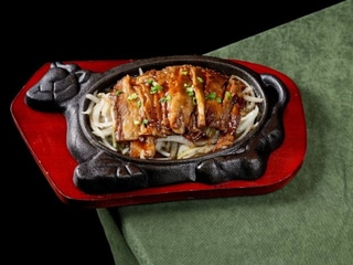 D4. Тушкована яловичина на пательні