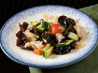 B1. Гриби муер в соусі