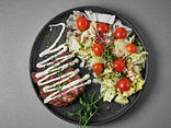 Green salad зі стейком свинини