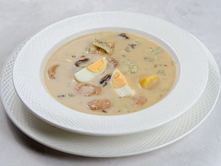 Żurek z kiełbasą i boczkiem