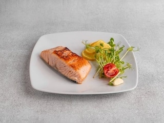 Filet z łososia w sosie cytrynowo-maślanym lub z masłem czosnkowym 