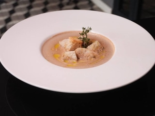 Крем суп з білих грибів з ароматом чорного трюфеля  з грінками домашнього хліба | Cream of white mushroom soup with black truffle flavor with homemade bread croutons