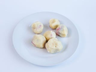 Knedle ze śliwką