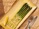 Grilled asparagus with parmesan
