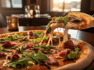 Піца з ростбіфом та в'яленим томатами