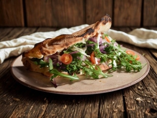 Z włoską mortadelą z pistacjami  i pesto pistacjowym