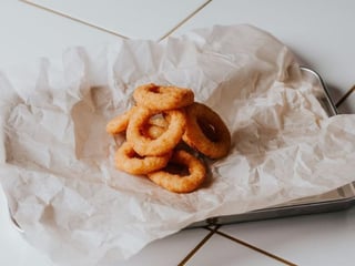 8ks Cibuľové krúžky