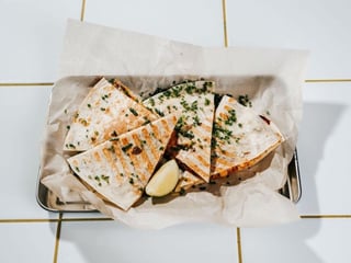 QUESADILLA s trhaným hovädzím mäsom