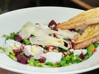 Insalata con Barbabietole Arrostite