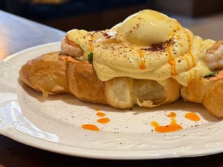 Бенедикт з креветками