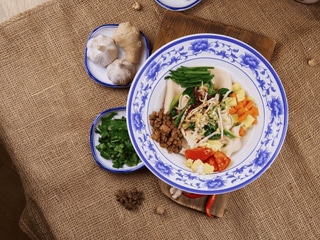 #16 Hand-pulled Noodles · Oil-splashed · 3 Toppings