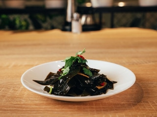 # 6 Chilled Seaweed Salad